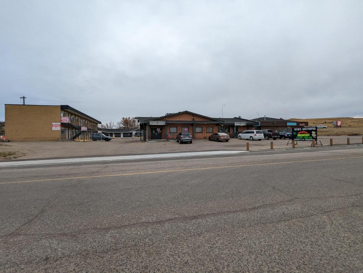 Riverside Motel Medicine Hat Exteriör bild